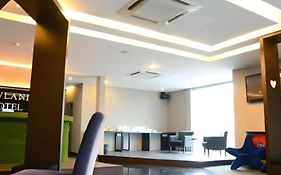 Newland Hotel